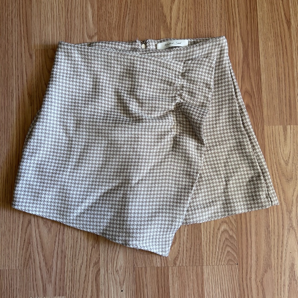 Mustard Seed Tan and Cream Skort